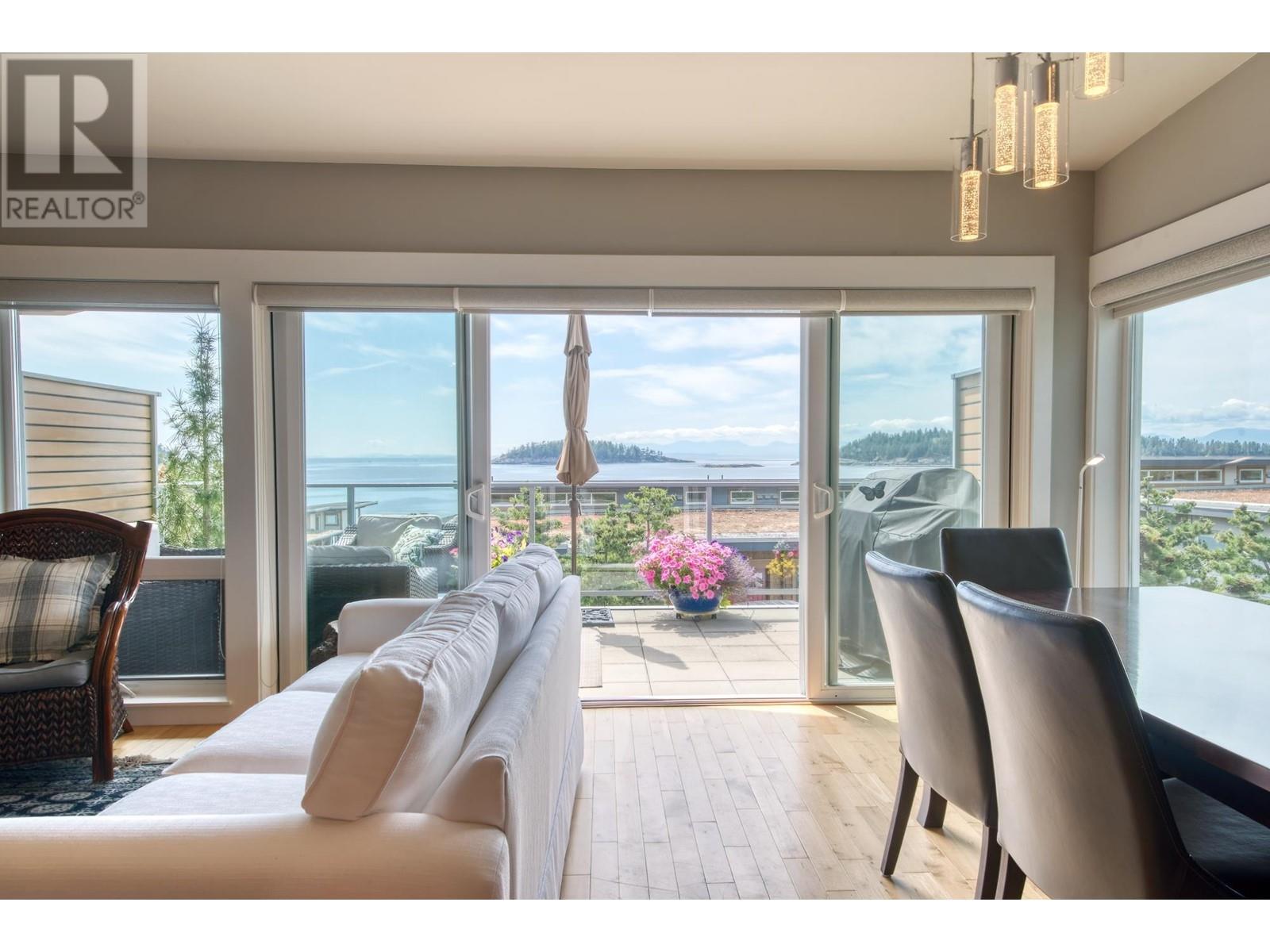 5374 Wakefield Beach Lane, Sechelt, British Columbia  V7Z 0T6 - Photo 5 - R2803710