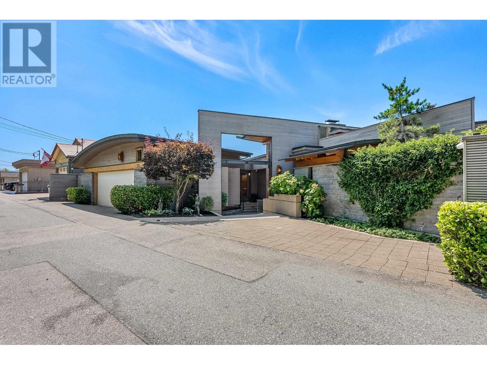 1122 ALDERSIDE ROAD, port moody, British Columbia