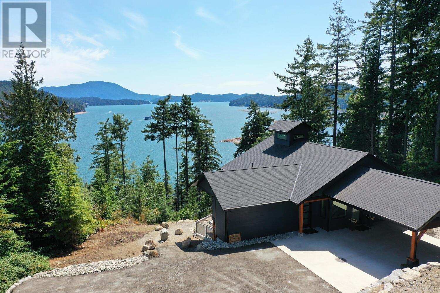 173 Witherby Road, Gibsons, British Columbia  V0N 1V6 - Photo 2 - R2803845