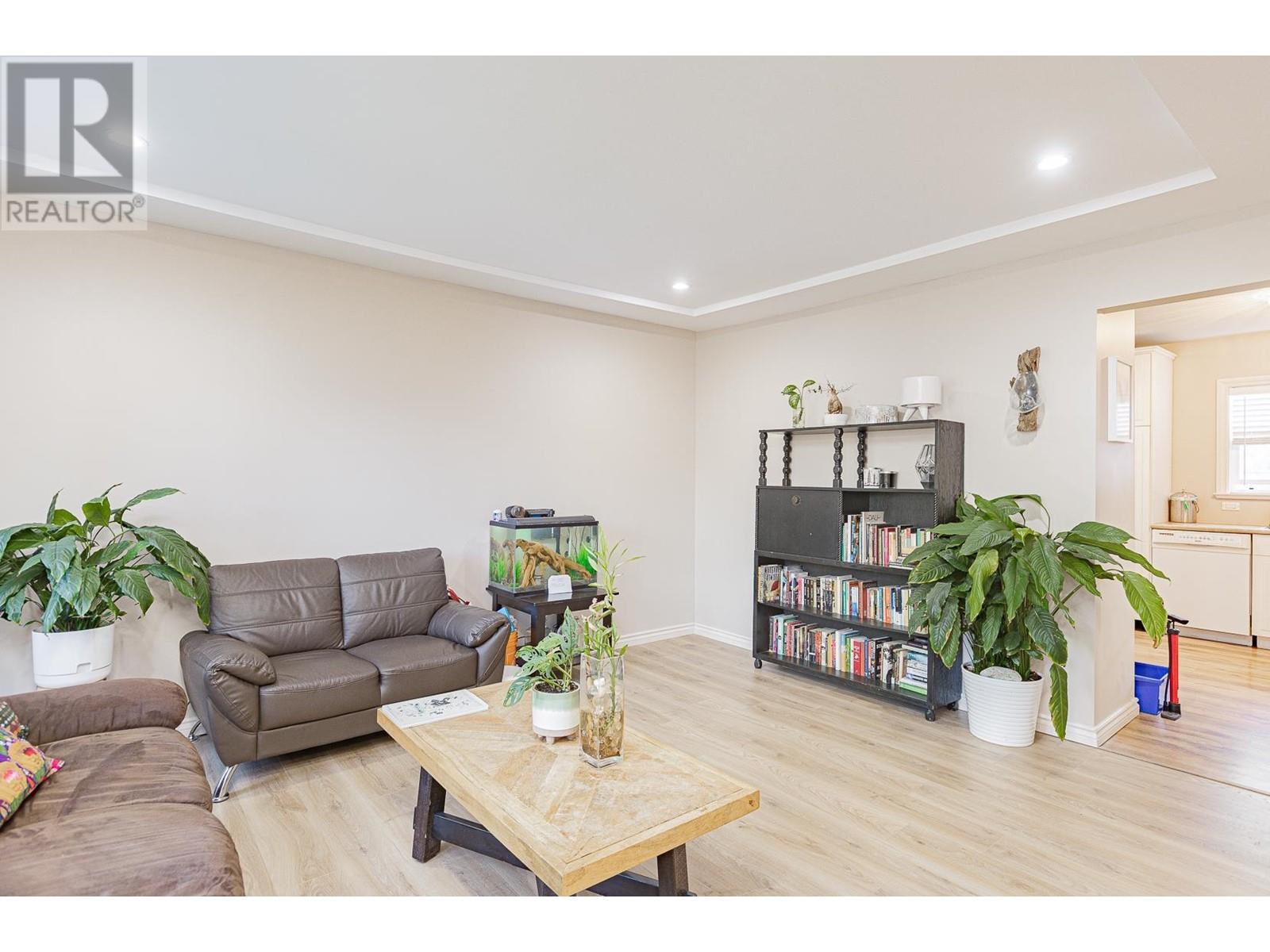 728 Colborne Street, New Westminster, British Columbia  V3L 2E2 - Photo 3 - R2803706