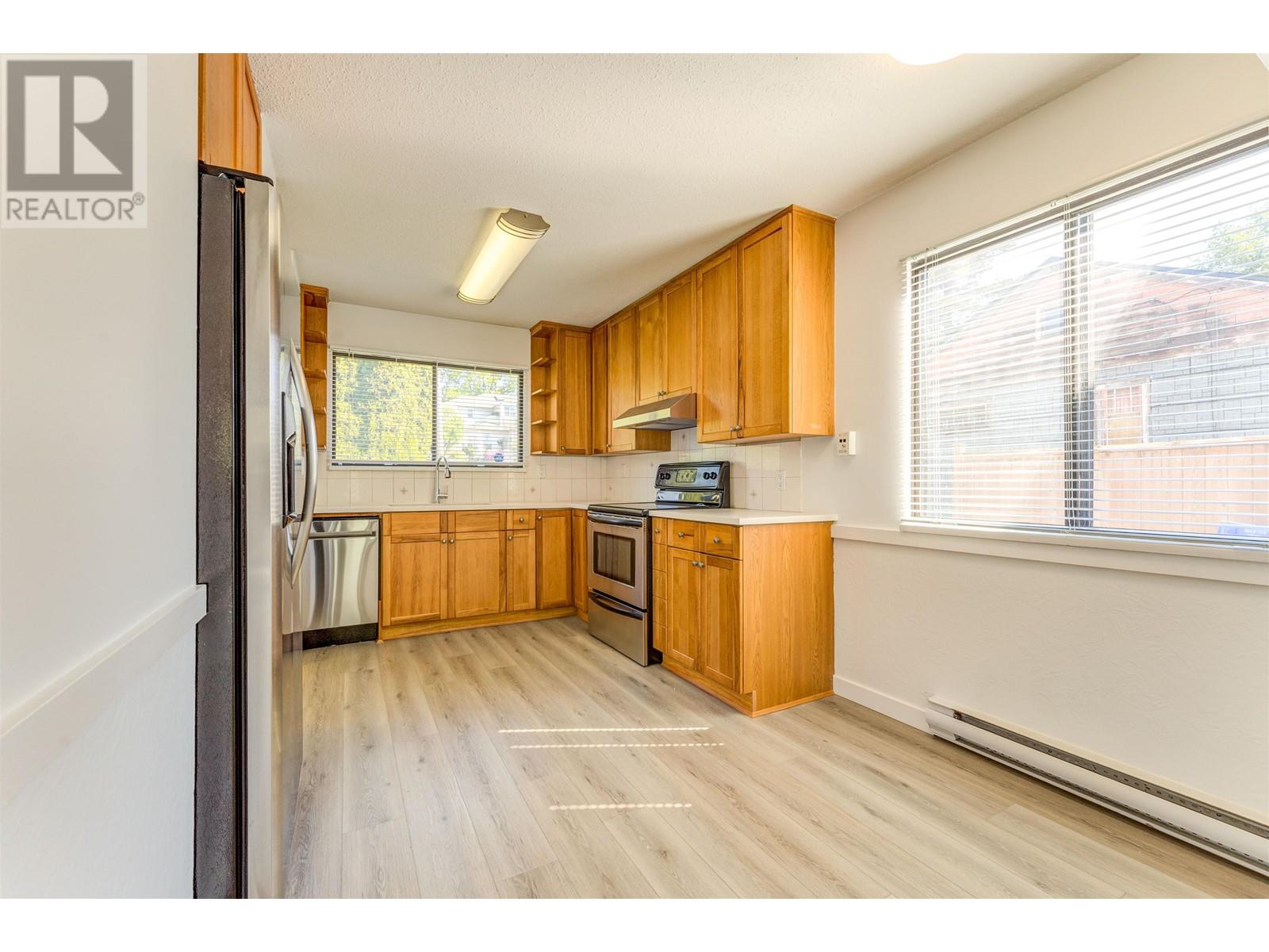 1018 Rochester Avenue, Coquitlam, British Columbia  V3K 2W7 - Photo 8 - R2803921