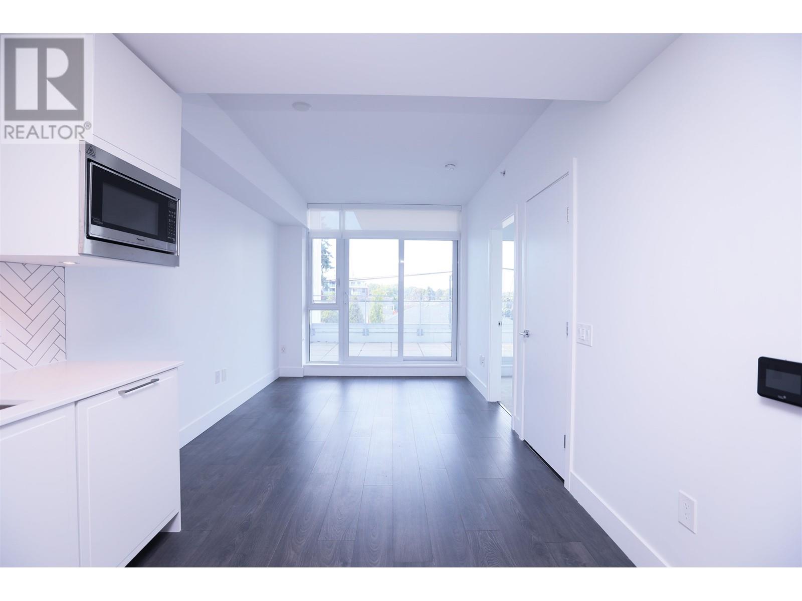 303 2455 Kingsway, Vancouver, British Columbia  V5R 5G8 - Photo 2 - R2787653