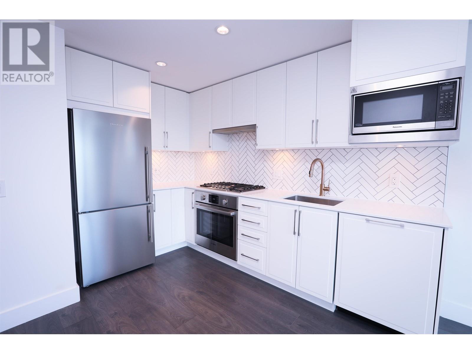 303 2455 Kingsway, Vancouver, British Columbia  V5R 5G8 - Photo 5 - R2787653