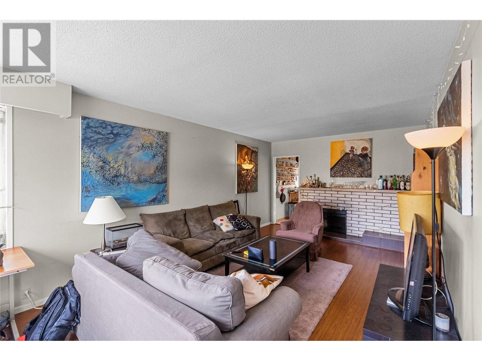 3460 W 14th Avenue, Vancouver, British Columbia  V6R 2W1 - Photo 4 - R2803257