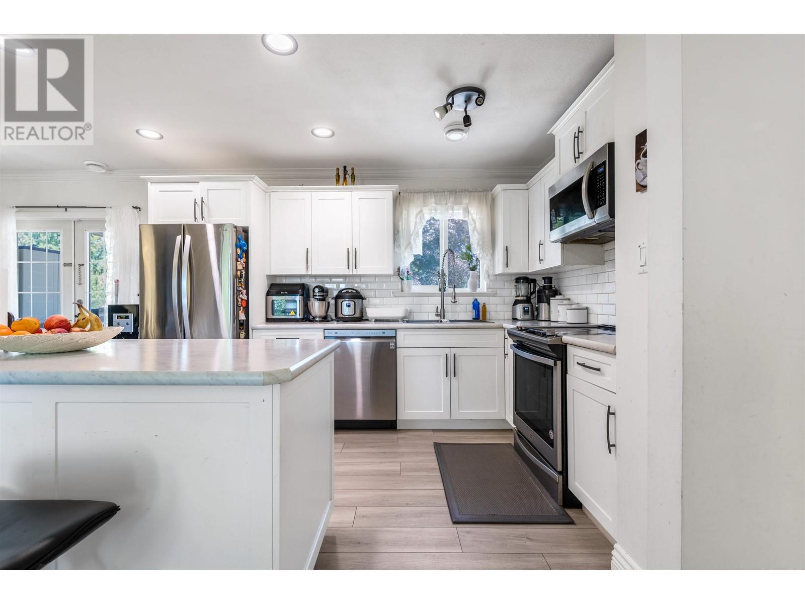 21043 121 Avenue, Maple Ridge, British Columbia  V2X 8K1 - Photo 4 - R2803259