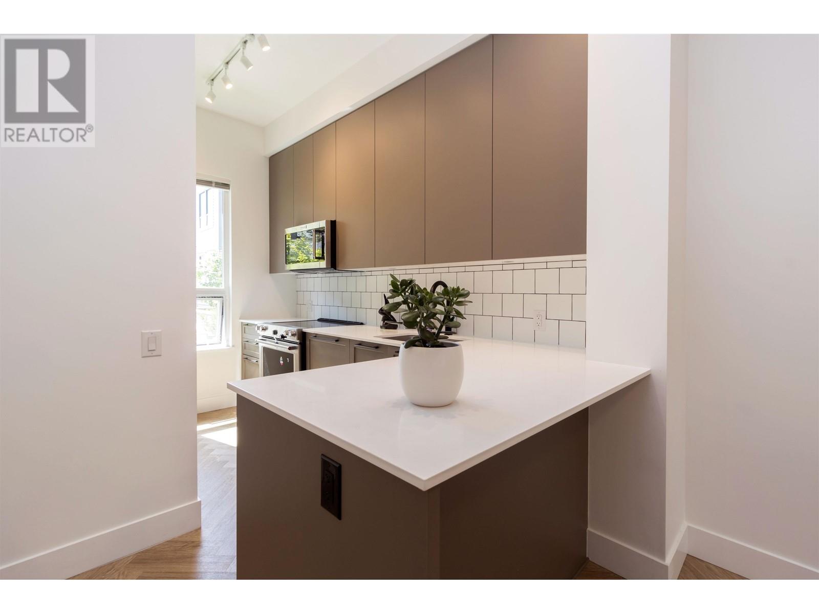 8 9735 University Crescent, Burnaby, British Columbia  V5A 0E5 - Photo 4 - R2799320