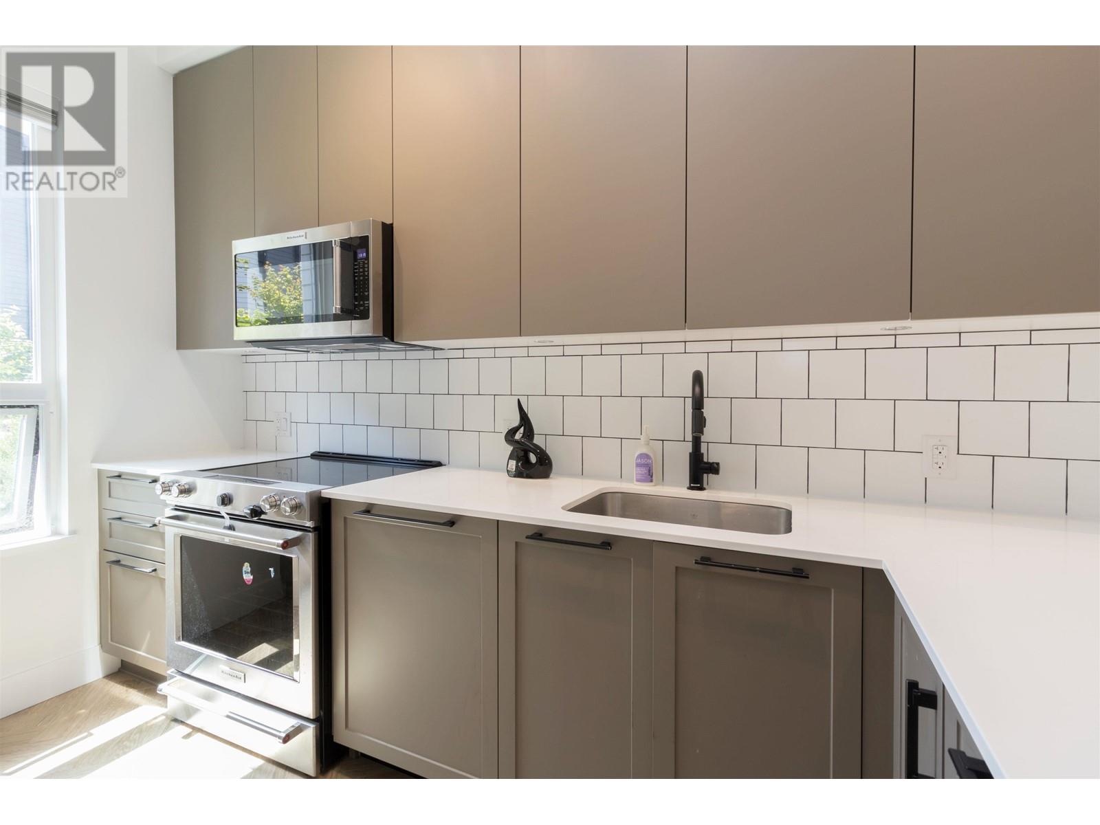 8 9735 University Crescent, Burnaby, British Columbia  V5A 0E5 - Photo 6 - R2799320