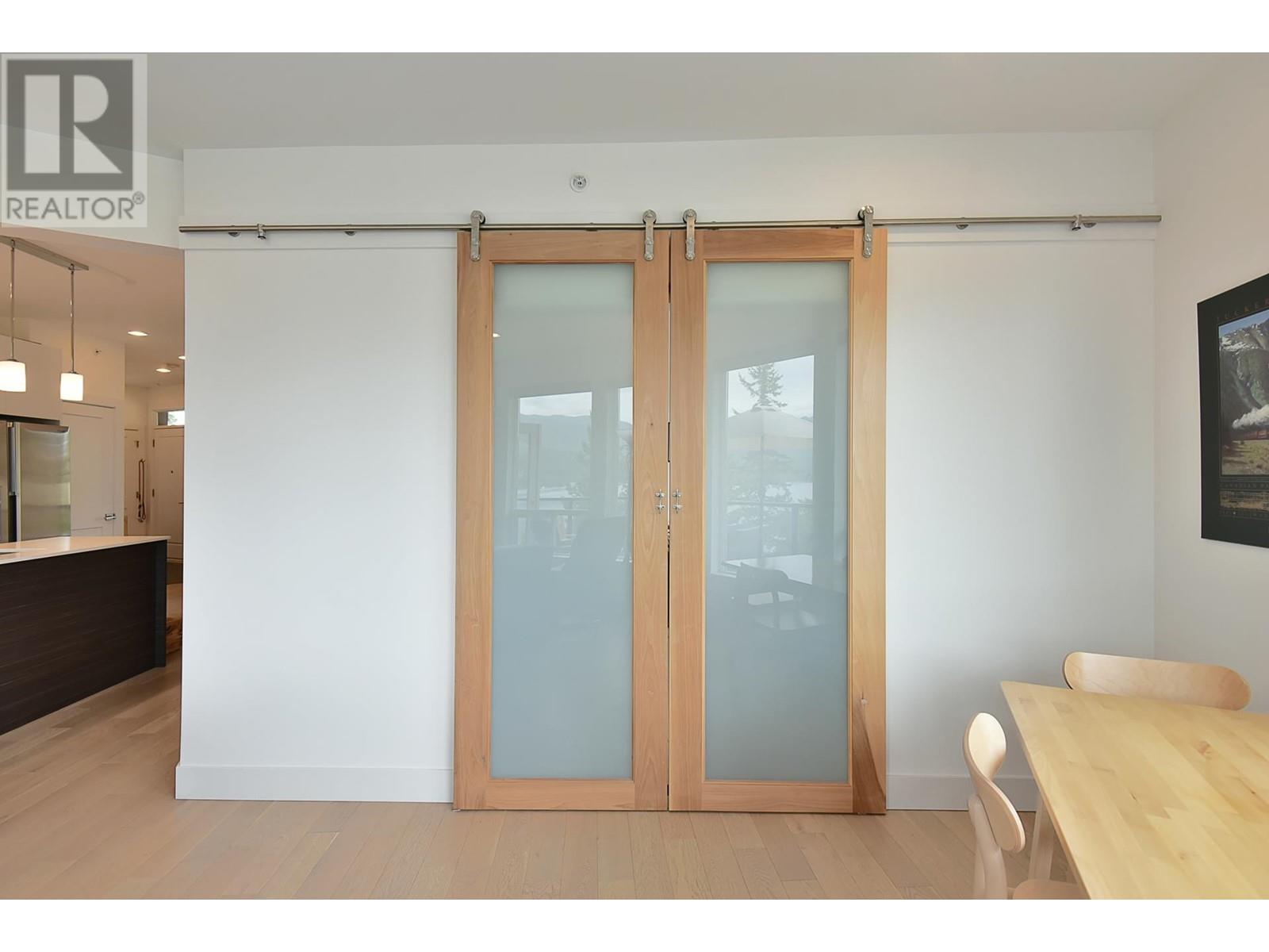 301 5780 Marine Way, Sechelt, British Columbia  V7Z 0L8 - Photo 10 - R2804144