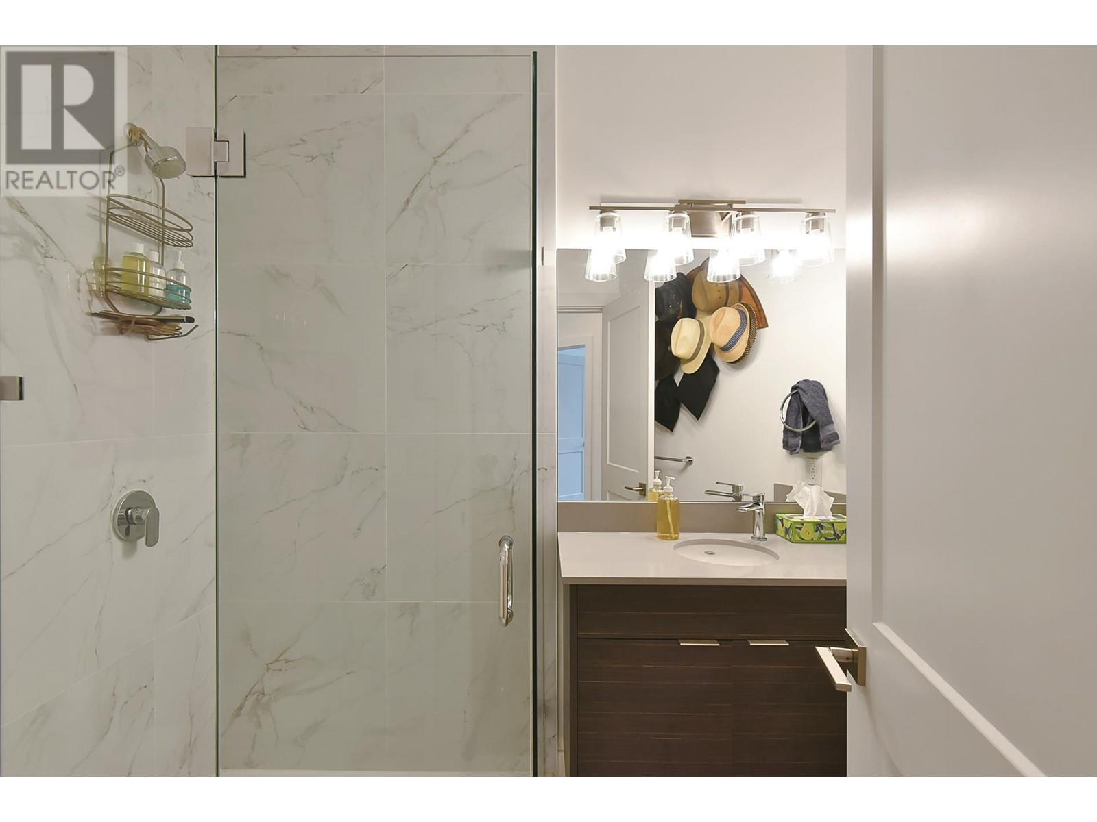 301 5780 Marine Way, Sechelt, British Columbia  V7Z 0L8 - Photo 11 - R2804144