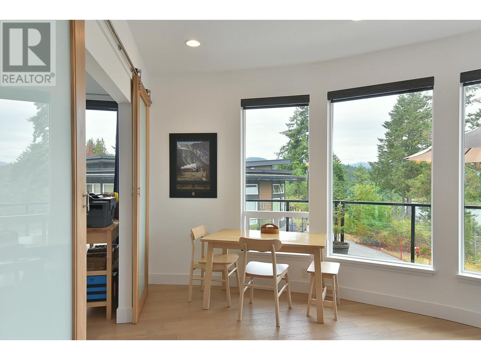 301 5780 Marine Way, Sechelt, British Columbia  V7Z 0L8 - Photo 6 - R2804144