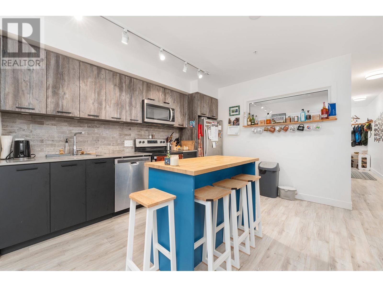 310 38013 Third Avenue, Squamish, British Columbia  V8B 0Z8 - Photo 2 - R2804163