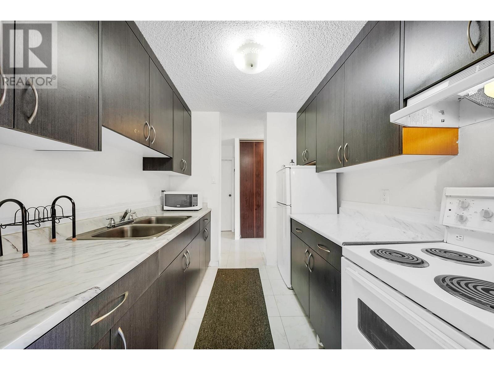 1606 4300 MAYBERRY STREET, burnaby, British Columbia