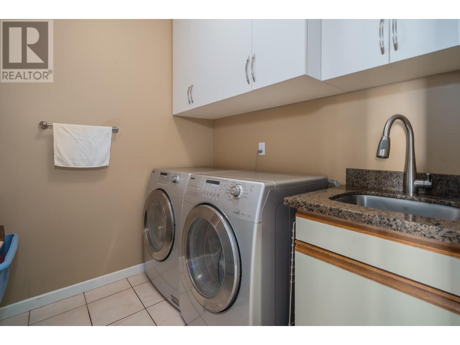2260 Leclair Drive, Coquitlam, British Columbia  V3K 6P6 - Photo 18 - R2803538