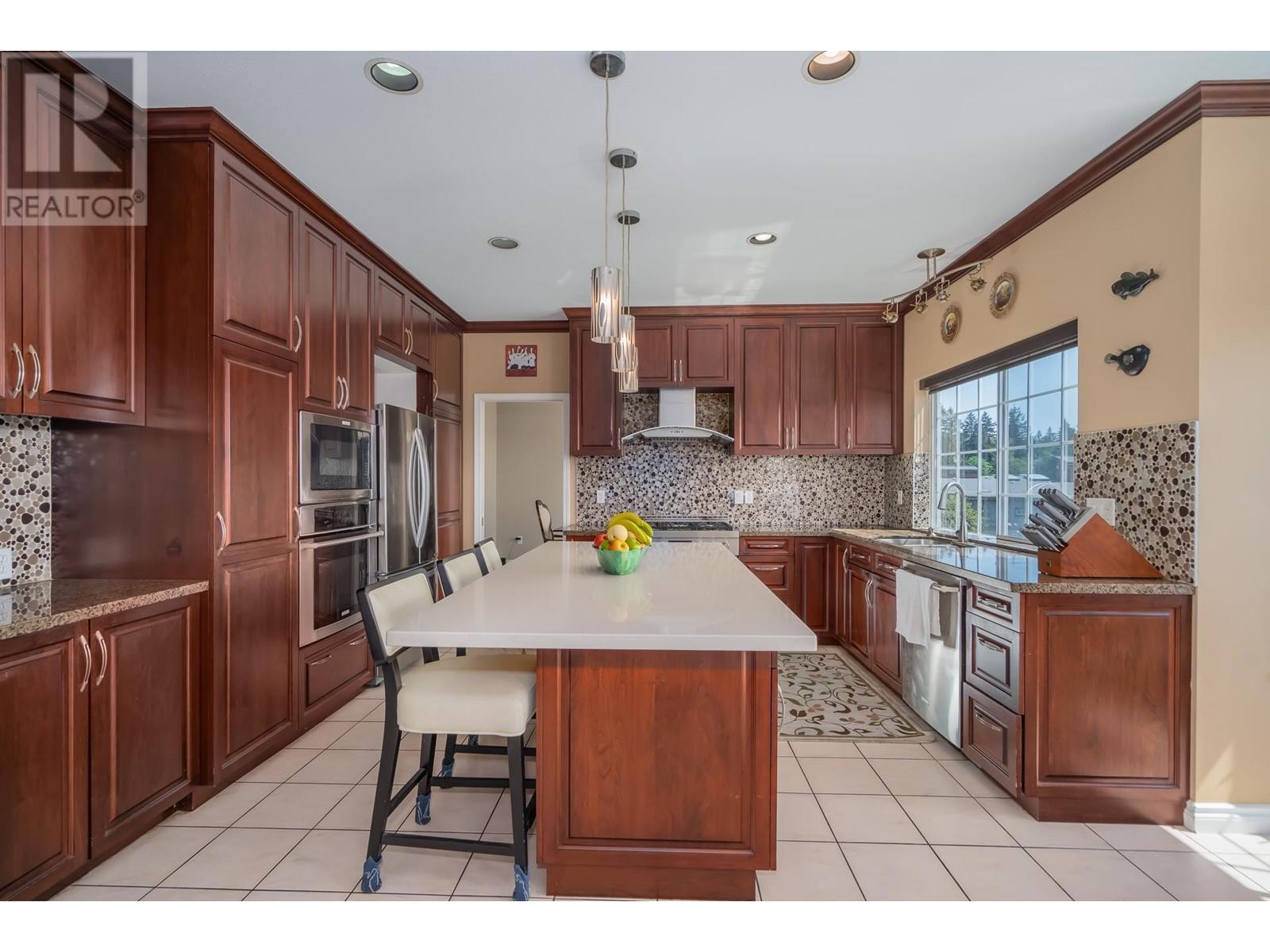 2260 Leclair Drive, Coquitlam, British Columbia  V3K 6P6 - Photo 8 - R2803538