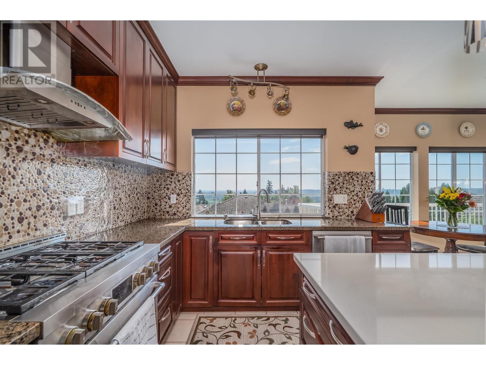 2260 Leclair Drive, Coquitlam, British Columbia  V3K 6P6 - Photo 11 - R2803538