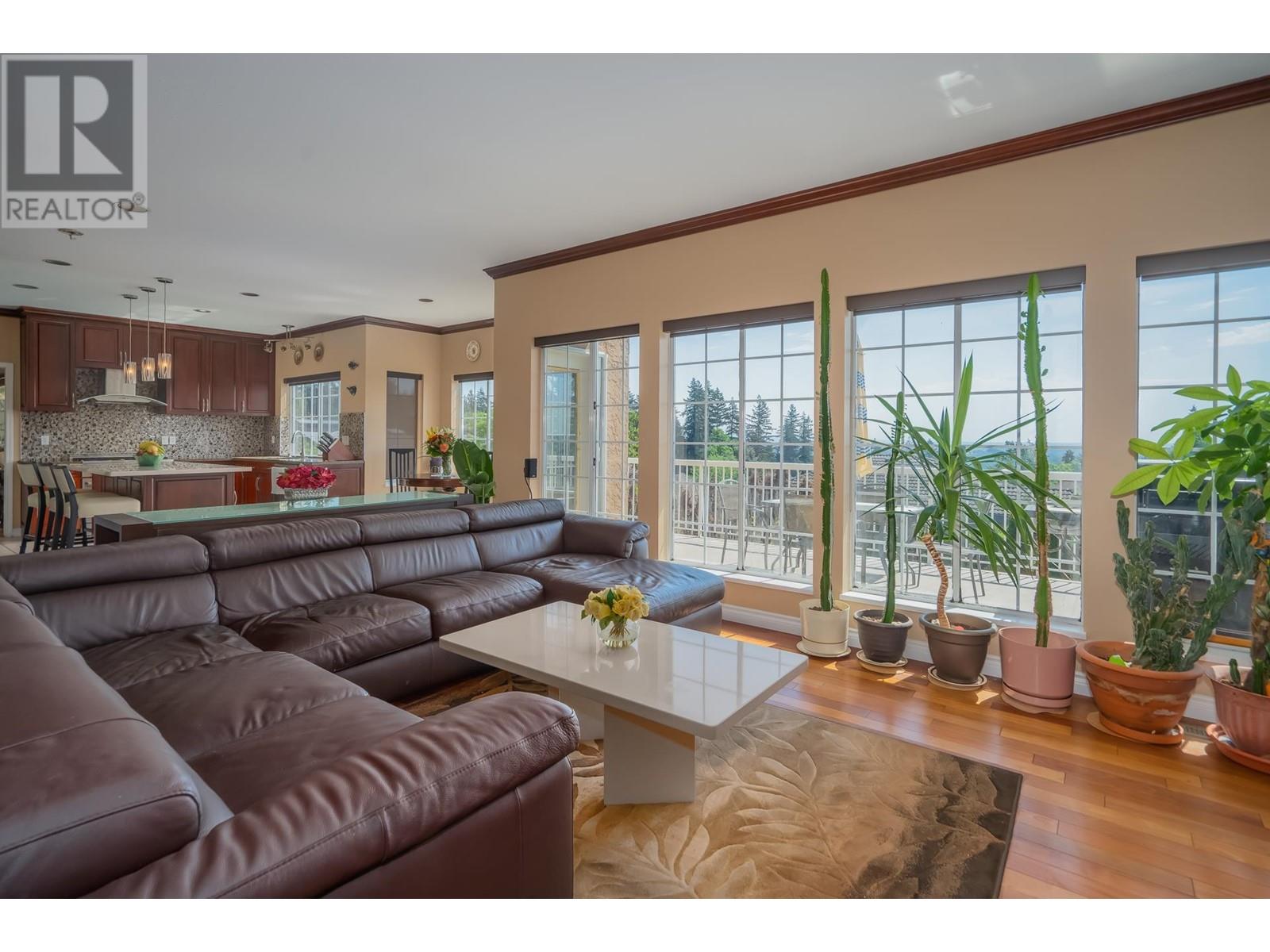 2260 Leclair Drive, Coquitlam, British Columbia  V3K 6P6 - Photo 2 - R2803538