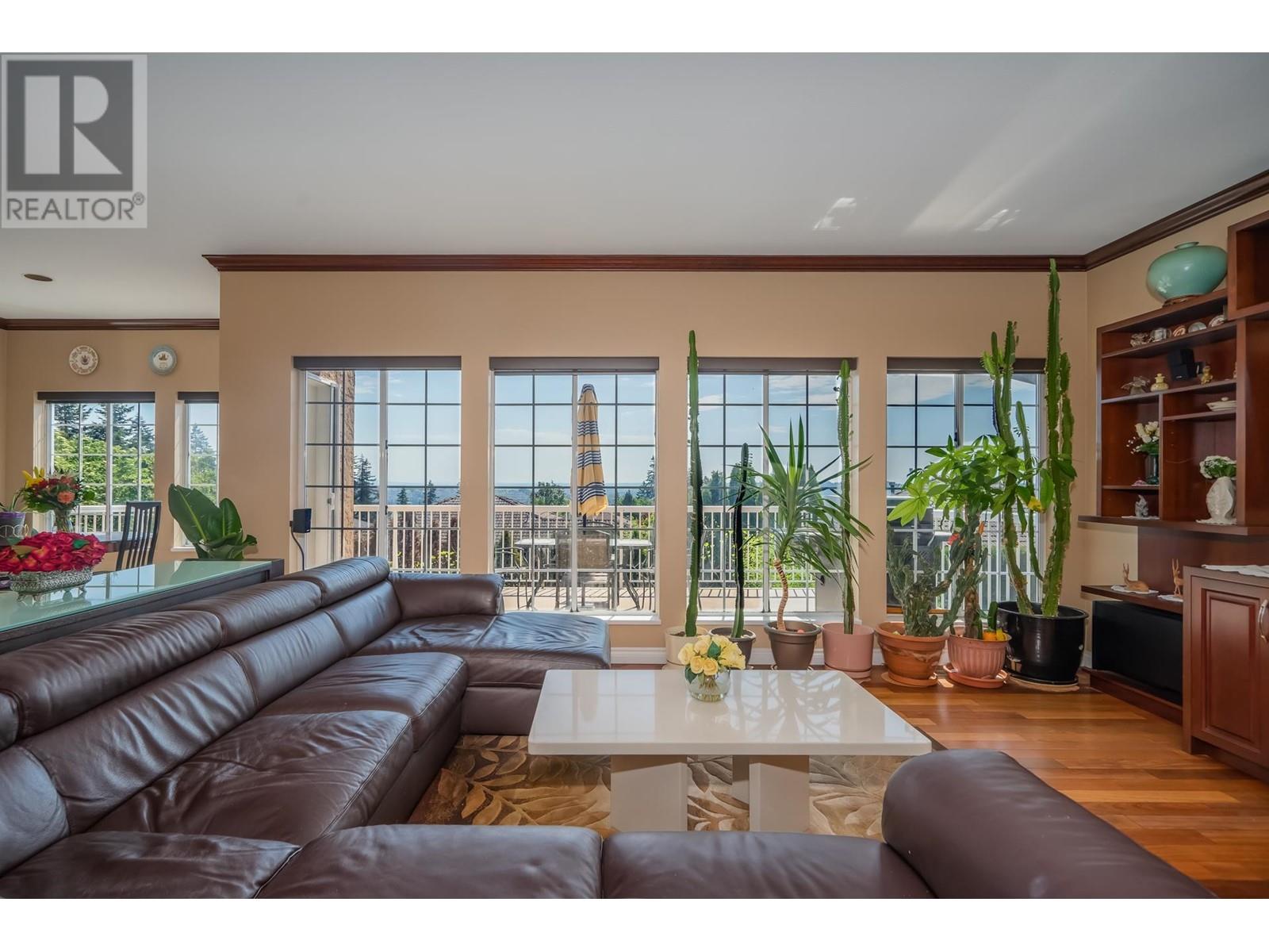 2260 Leclair Drive, Coquitlam, British Columbia  V3K 6P6 - Photo 5 - R2803538