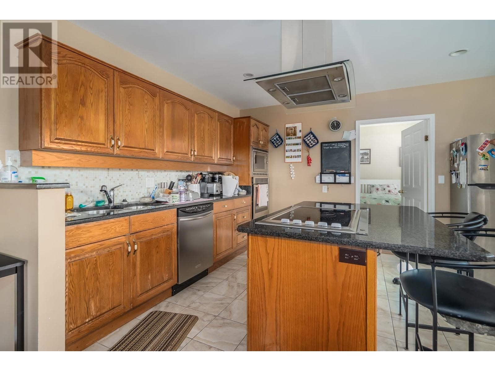 2260 Leclair Drive, Coquitlam, British Columbia  V3K 6P6 - Photo 37 - R2803538