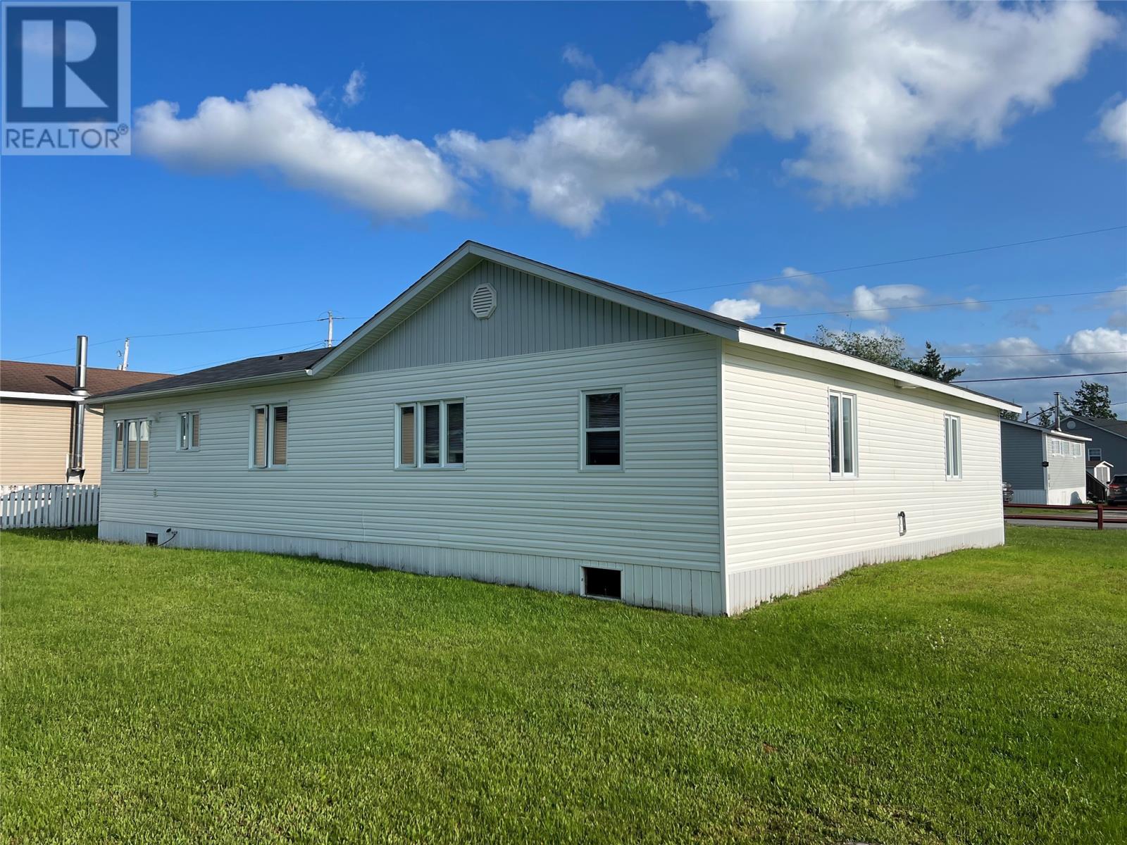 31 Maple Street, Badger, Newfoundland & Labrador  A0H 1A0 - Photo 5 - 1256334