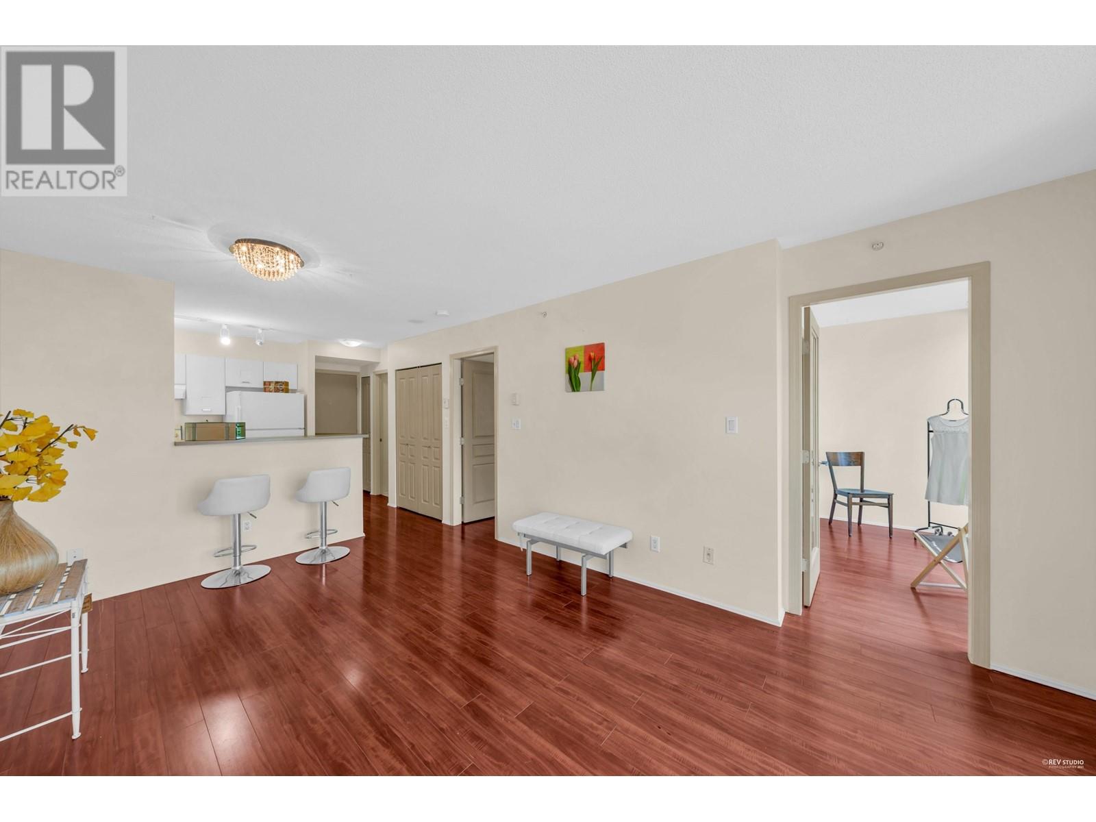 302 3438 VANNESS AVENUE, vancouver, British Columbia