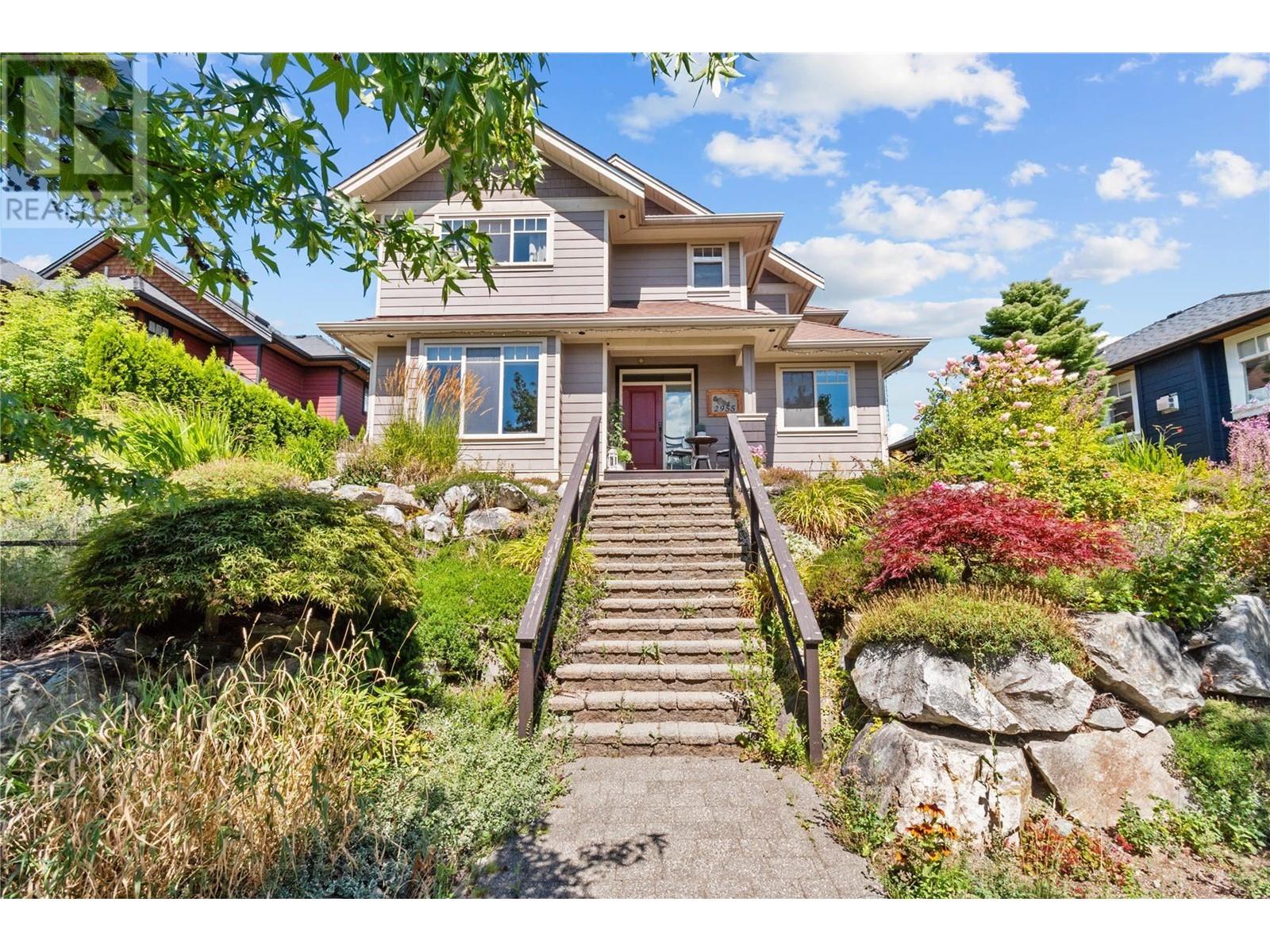 2955 STRANGWAY PLACE, squamish, British Columbia