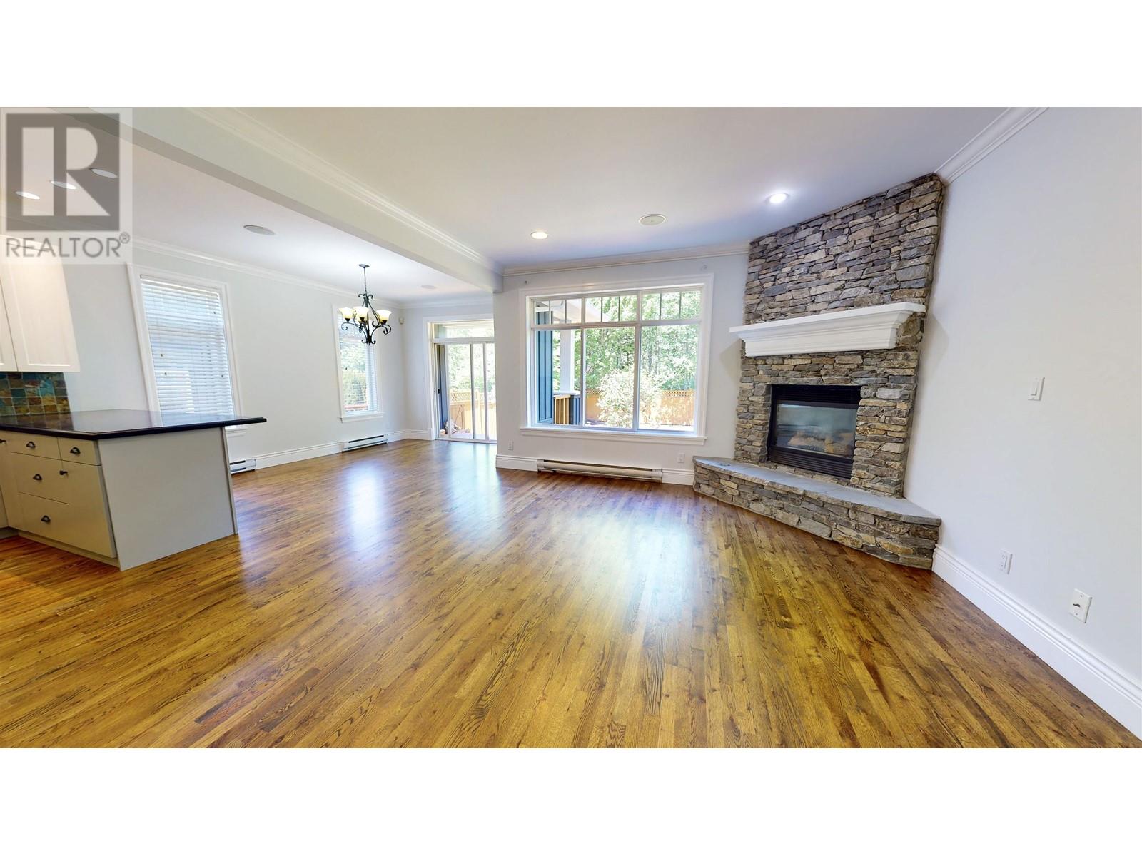 38636 Cherry Drive, Squamish, British Columbia  V8B 0W1 - Photo 2 - R2781654