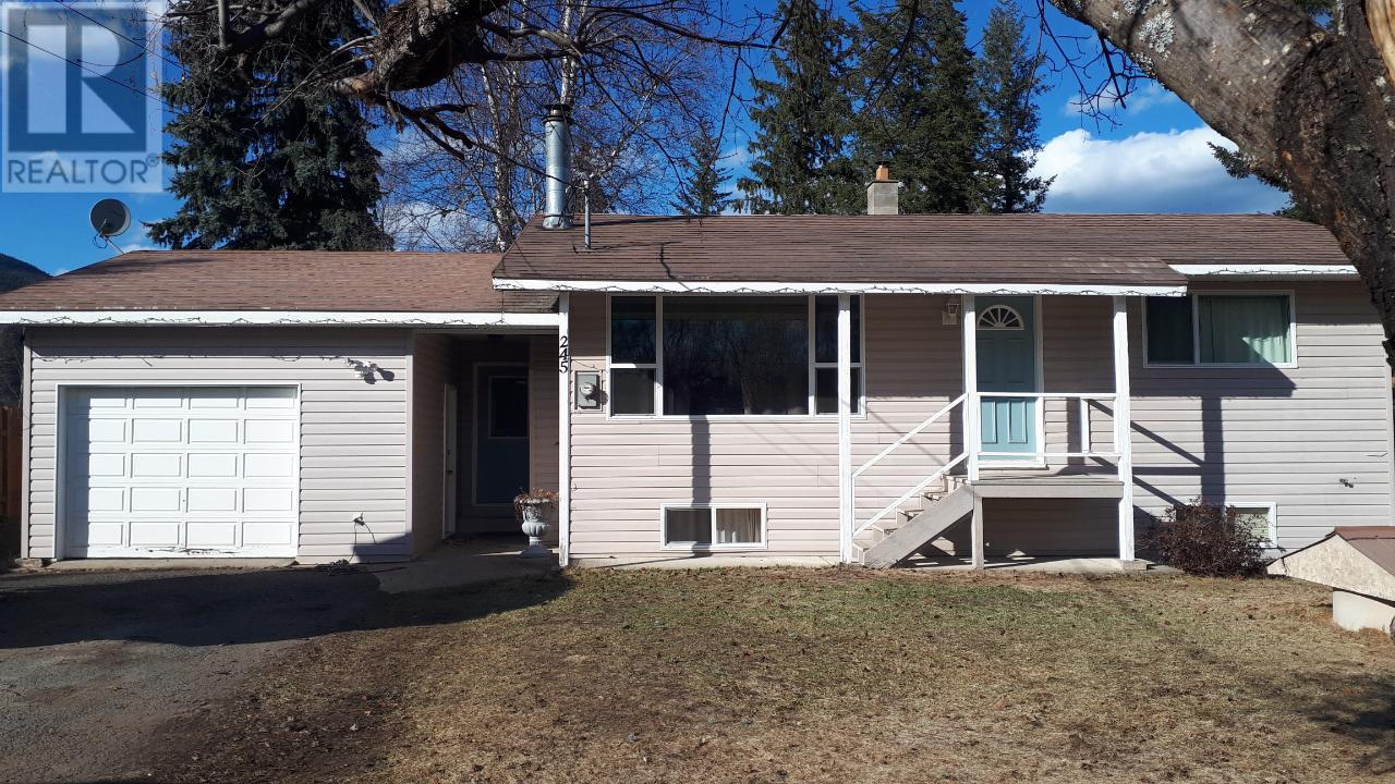 245 Phillips Road, Clearwater, British Columbia    - Photo 3 - 173814