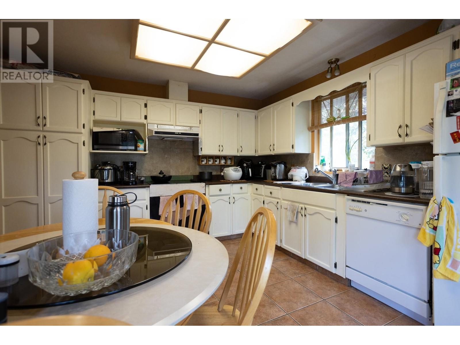 3155 Pier Drive, Coquitlam, British Columbia  V3C 5S5 - Photo 3 - R2804003