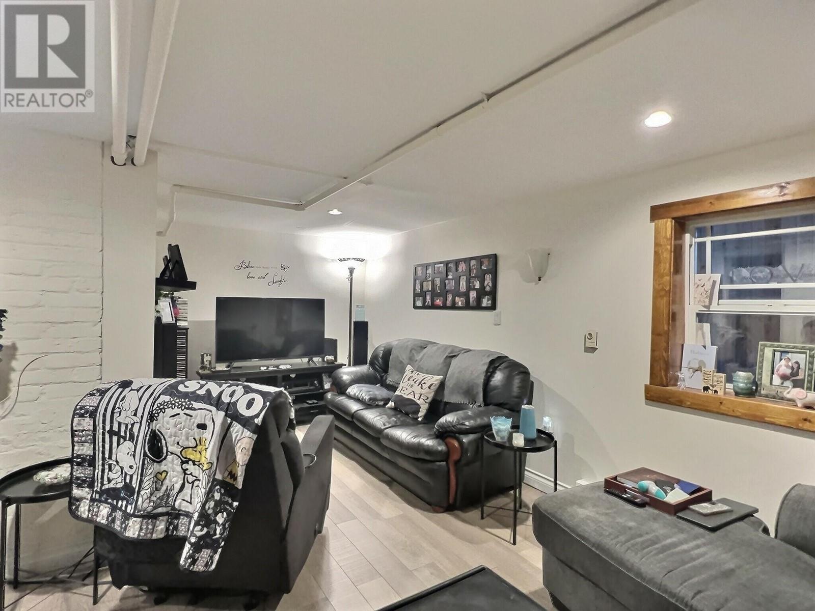 2815 Mcgill Street, Vancouver, British Columbia  V5K 1H7 - Photo 2 - R2804421