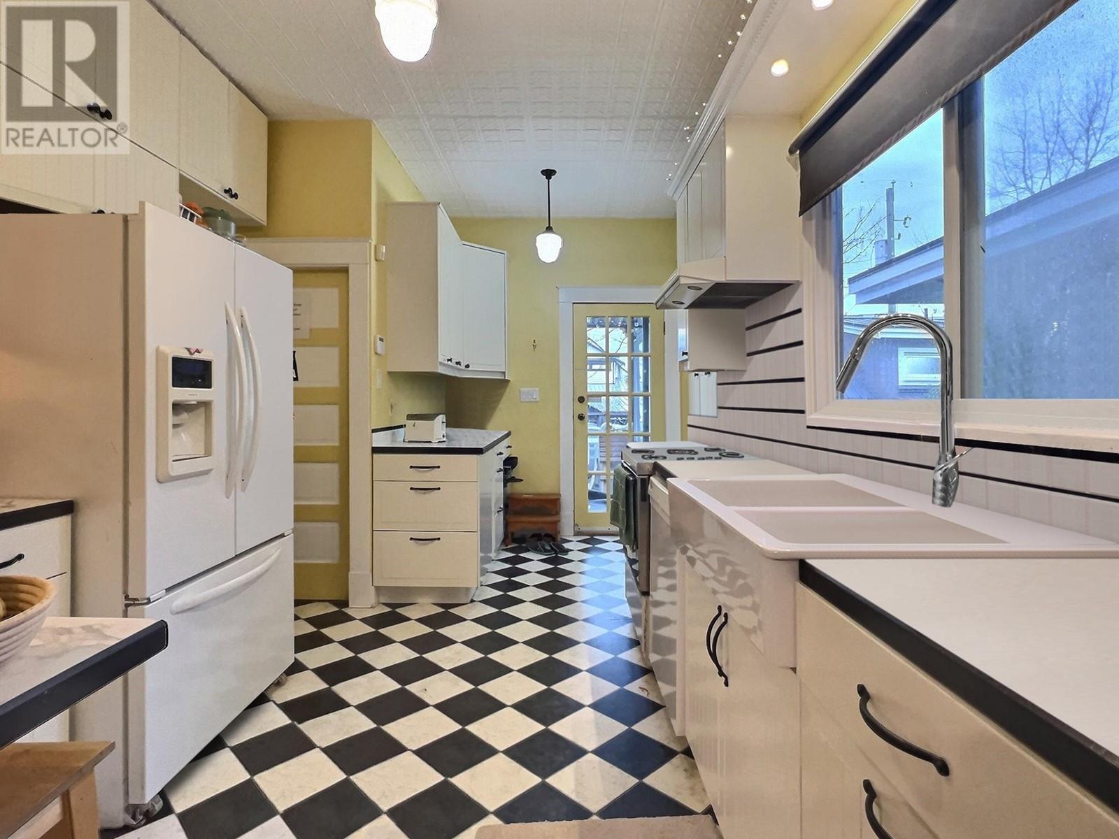 2815 Mcgill Street, Vancouver, British Columbia  V5K 1H7 - Photo 9 - R2804421