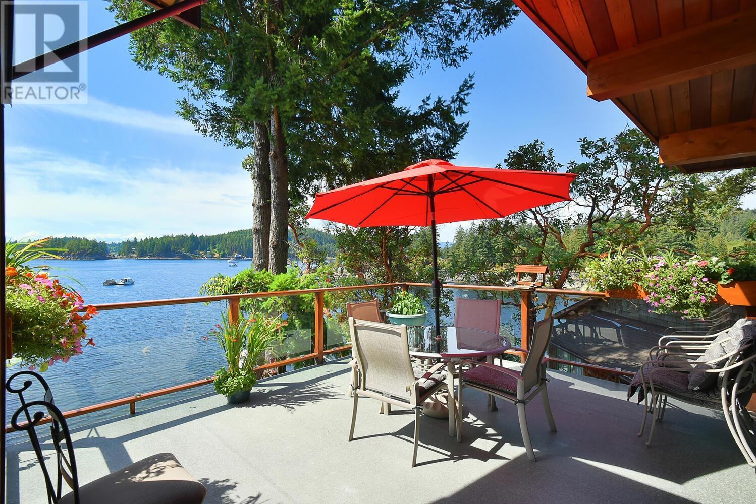 4824 Sinclair Bay Road, Garden Bay, British Columbia  V0N 1S1 - Photo 2 - R2804455