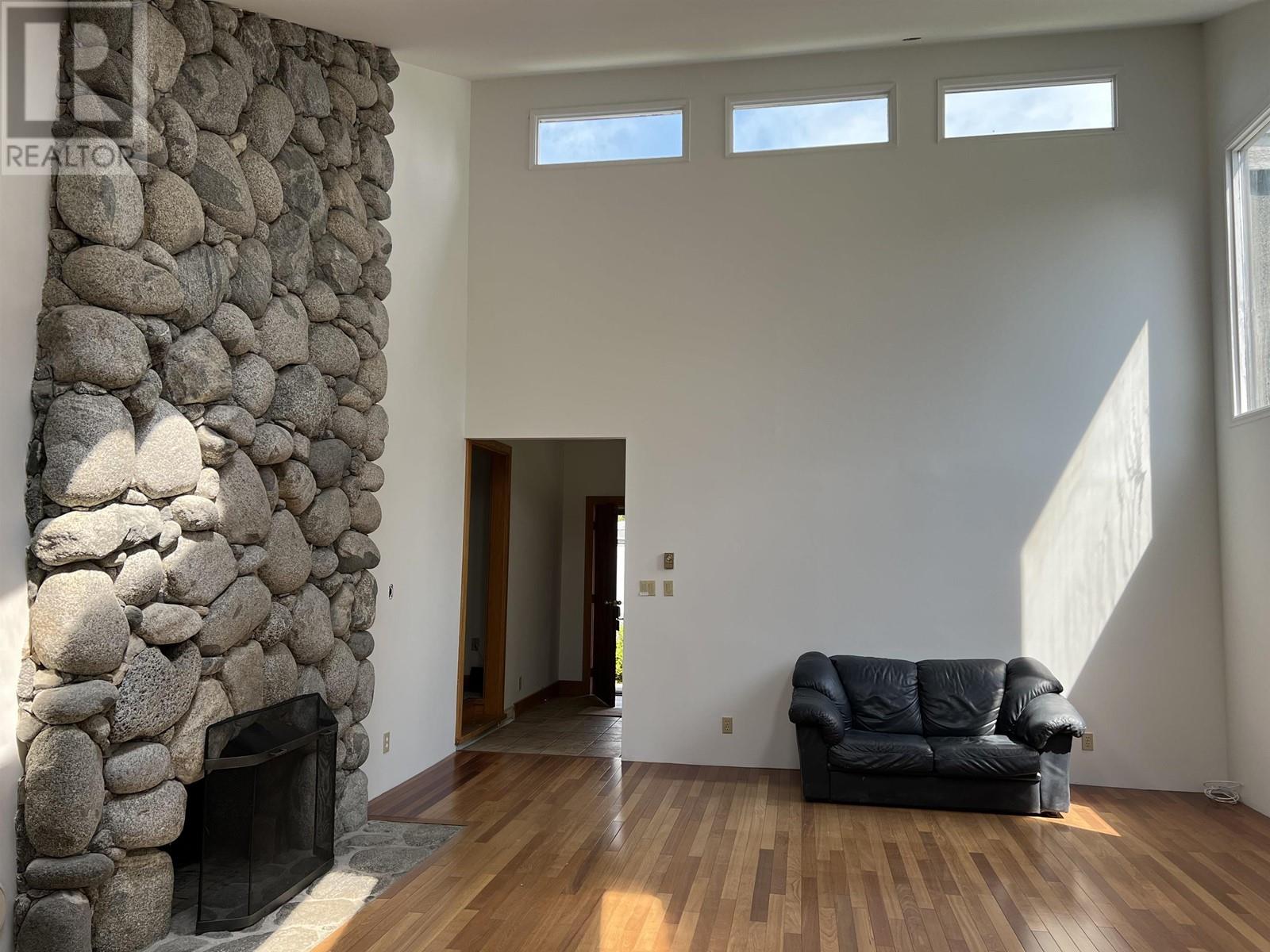 41533 Government Road, Squamish, British Columbia  V0N 1H0 - Photo 5 - R2799817
