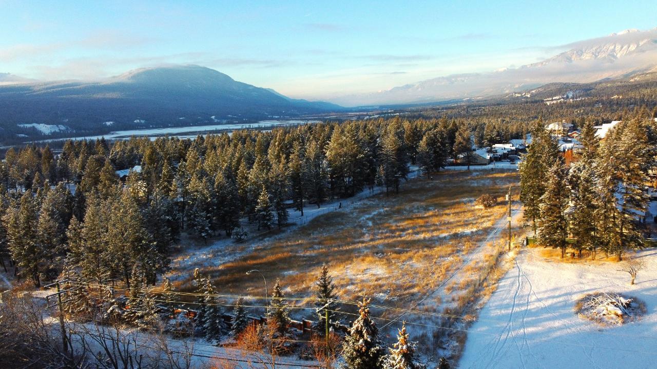 4906 Thouret Road, Radium Hot Springs, Alberta  V0A 1M0 - Photo 4 - 2472612