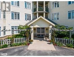 10 BAY Street E Unit# 401