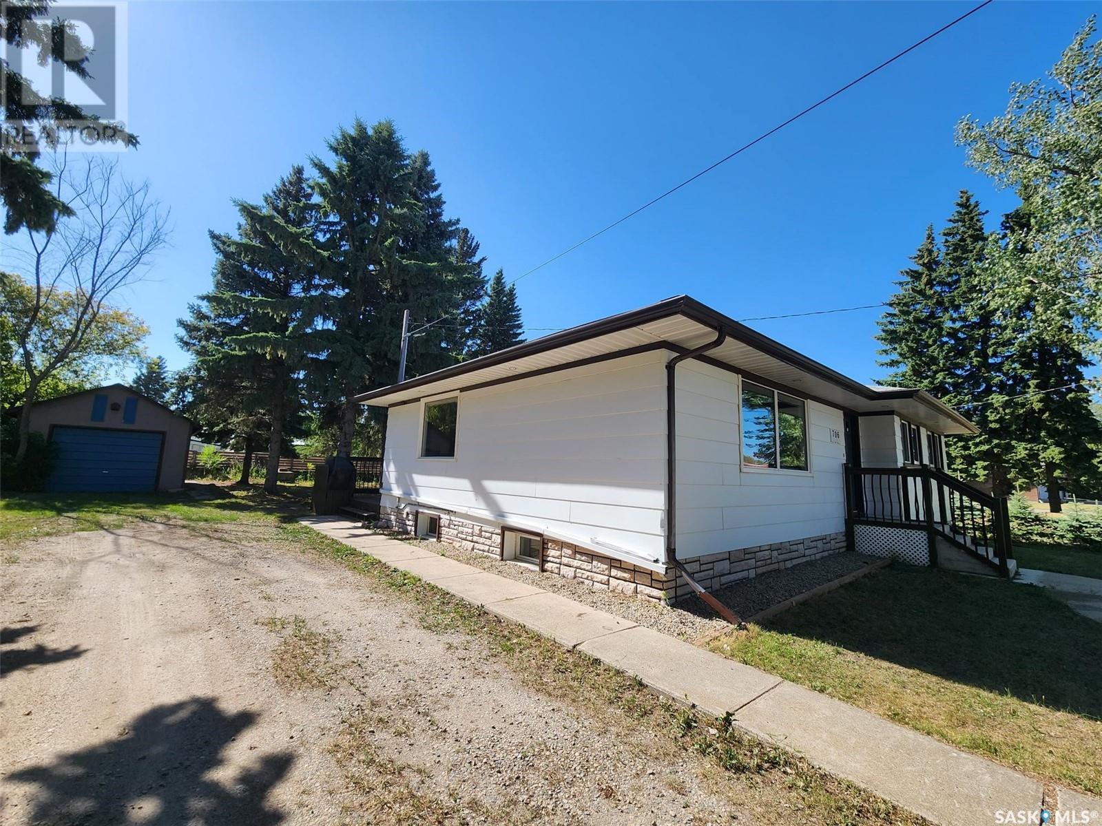 706 Balfour Street, Whitewood, Saskatchewan  S0G 5C0 - Photo 10 - SK938931