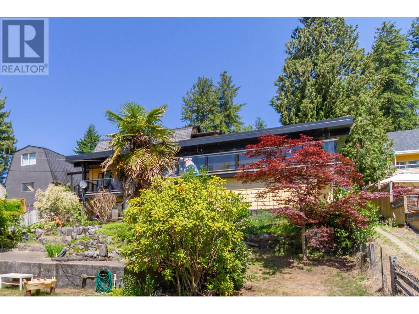 351 CLARENCE STREET, port moody, British Columbia