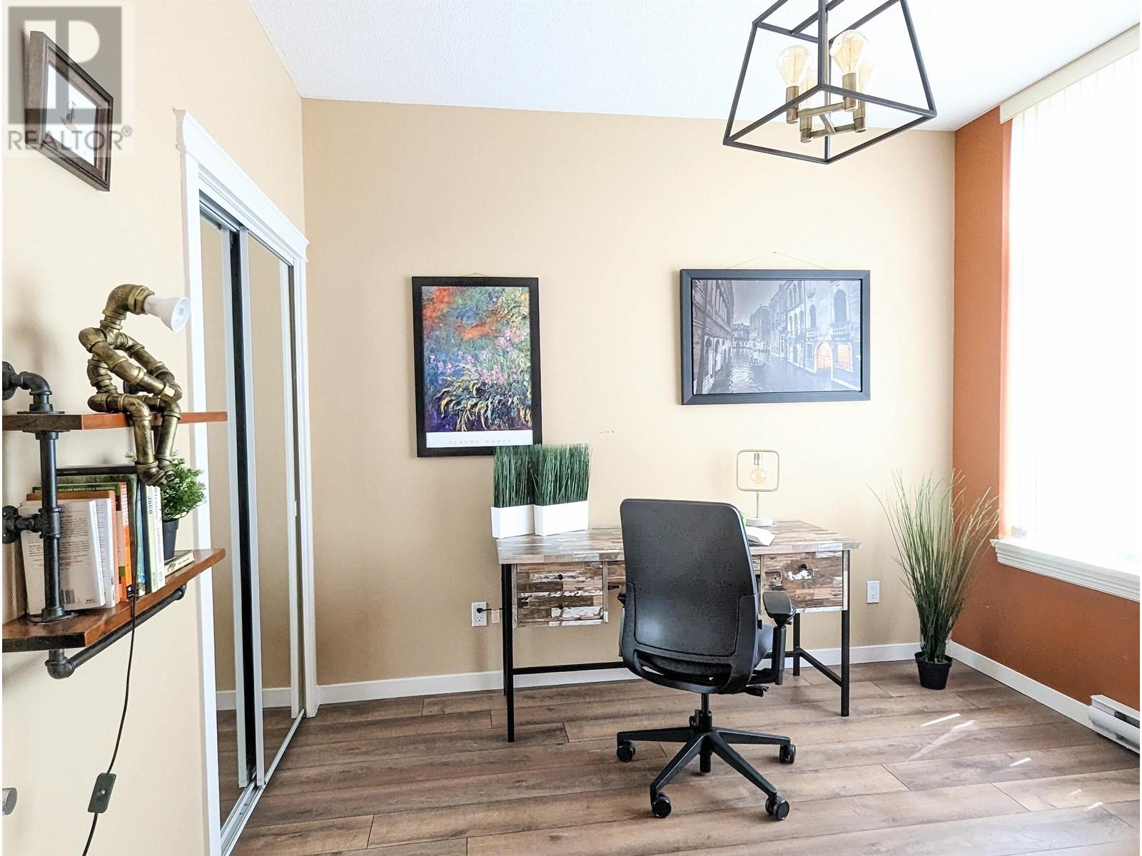 811 1415 PARKWAY BOULEVARD, coquitlam, British Columbia