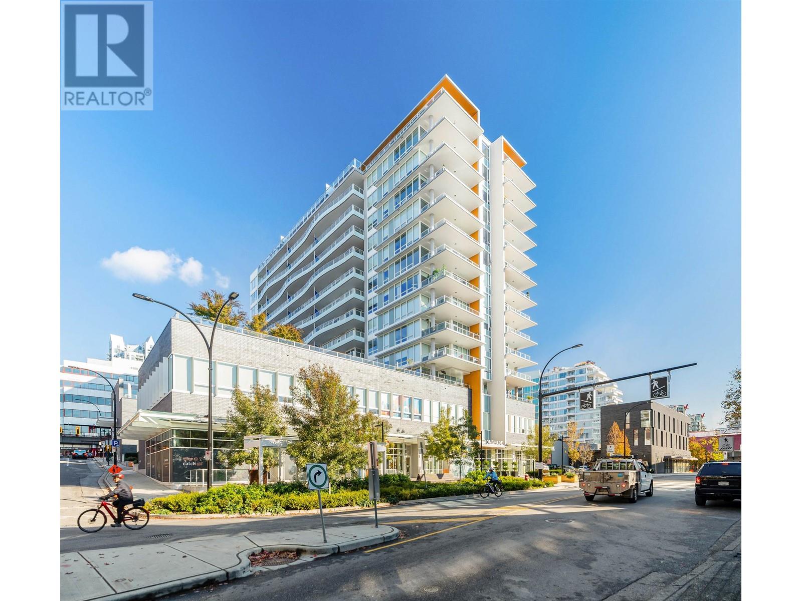 305 118 Carrie Cates Court, North Vancouver, British Columbia  V7L 0B2 - Photo 1 - R2804714