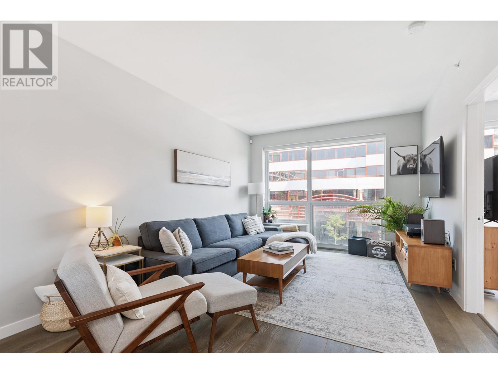 305 118 Carrie Cates Court, North Vancouver, British Columbia  V7L 0B2 - Photo 2 - R2804714