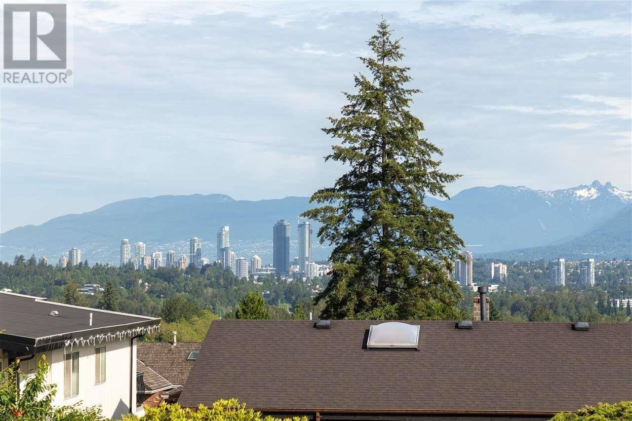 Listing Picture 2 of 5 : 7797 MORLEY STREET, Burnaby / 本拿比 - 魯藝地產 Yvonne Lu Group - MLS Medallion Club Member