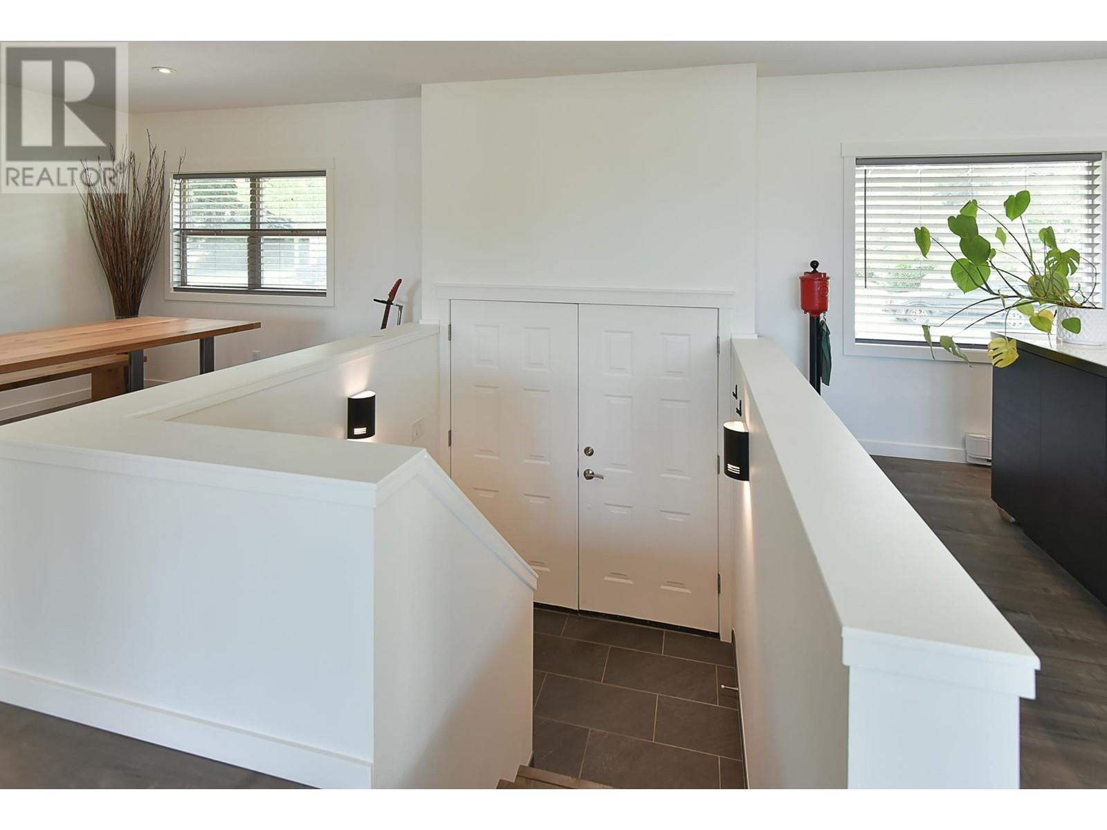 5672 Osprey Street, Sechelt, British Columbia  V0N 3A0 - Photo 14 - R2804584