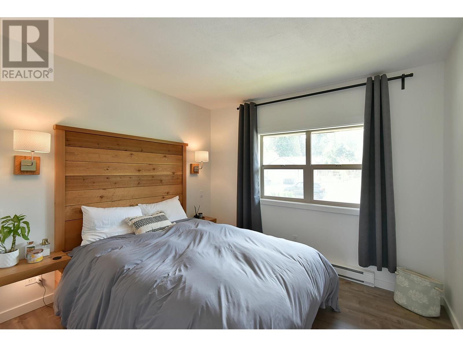 5672 Osprey Street, Sechelt, British Columbia  V0N 3A0 - Photo 13 - R2804584