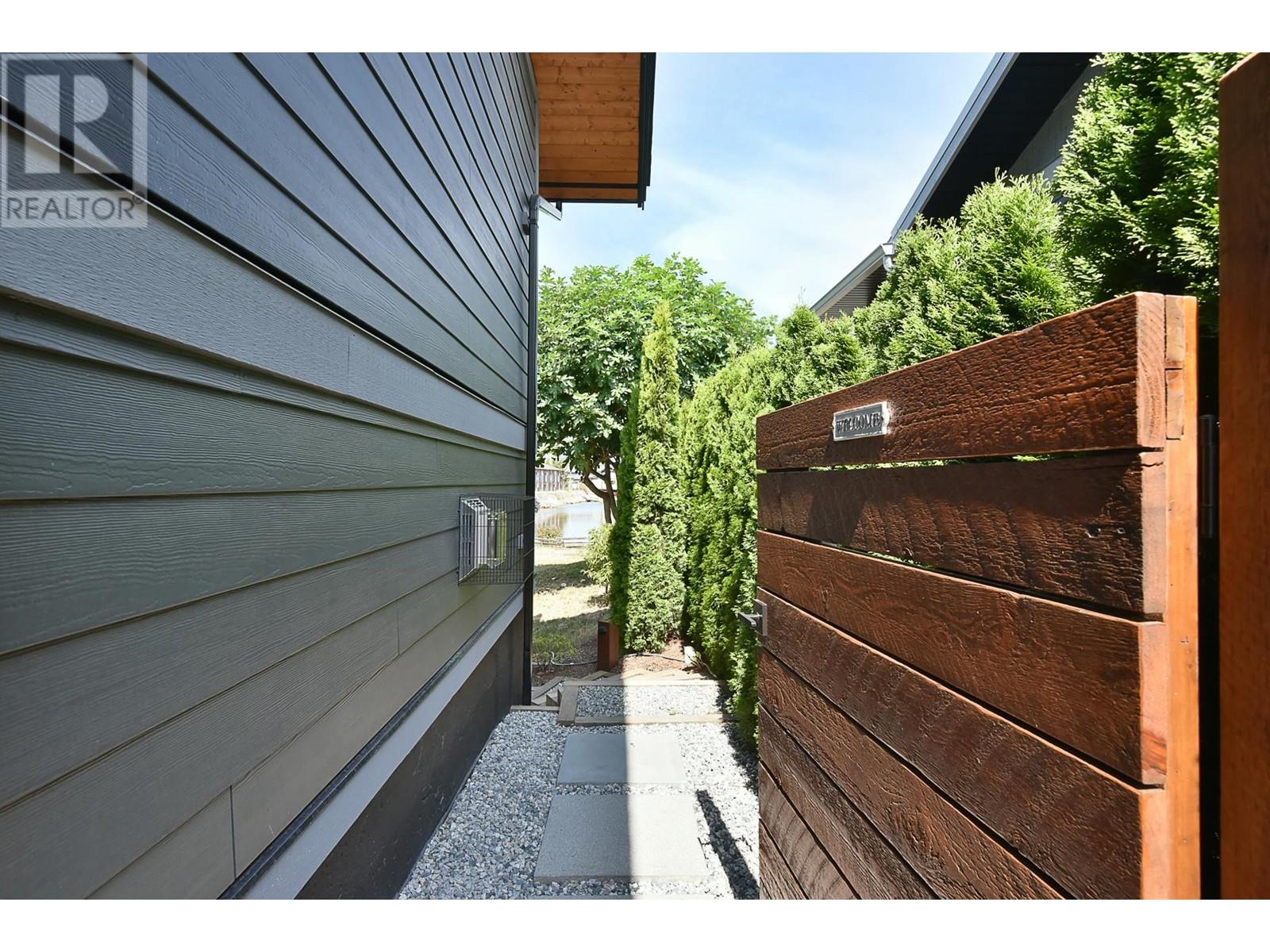 5672 Osprey Street, Sechelt, British Columbia  V0N 3A0 - Photo 16 - R2804584