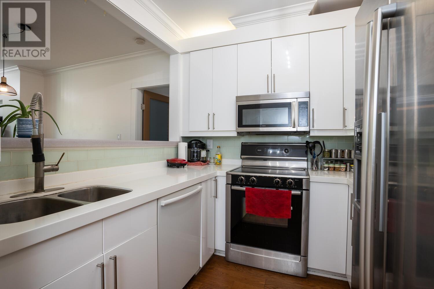 303 1820 E Kent Avenue South, Vancouver, British Columbia  V5P 2S7 - Photo 2 - R2804756