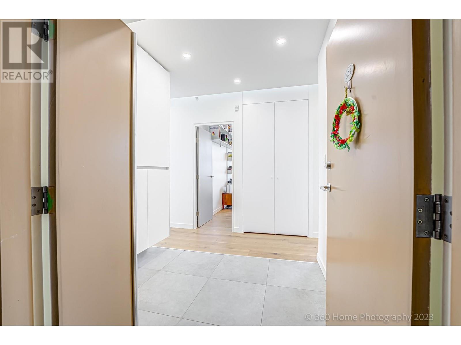 502 1099 Marinaside Crescent, Vancouver, British Columbia  V6Z 2Z3 - Photo 2 - R2804863