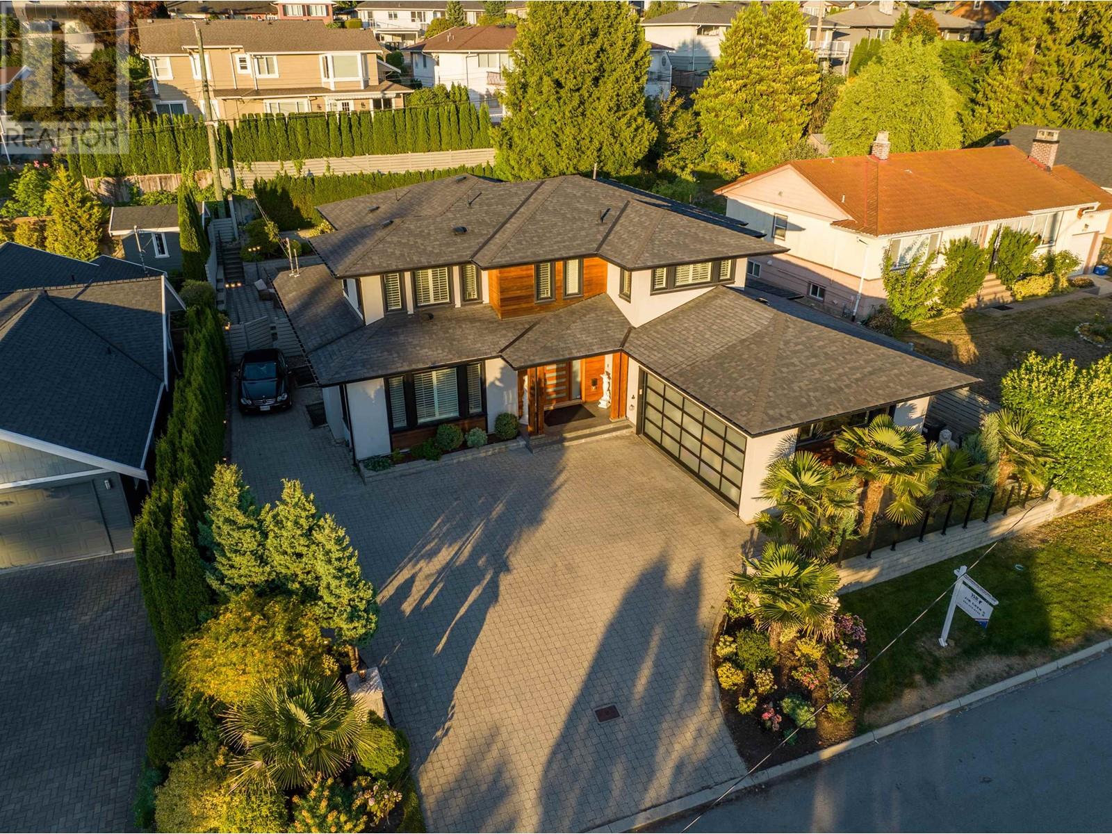 4168 Highland Boulevard, North Vancouver, British Columbia  V7R 2Z6 - Photo 2 - R2804738