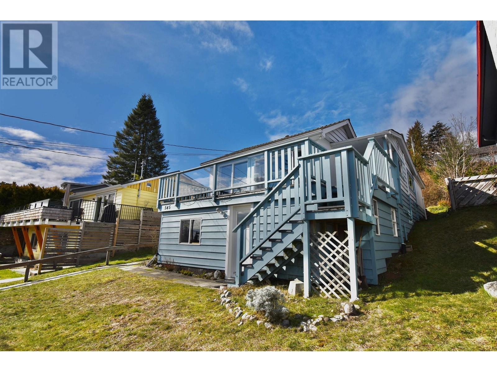 545 Sargent Road, Gibsons, British Columbia  V0N 1V9 - Photo 3 - R2804776
