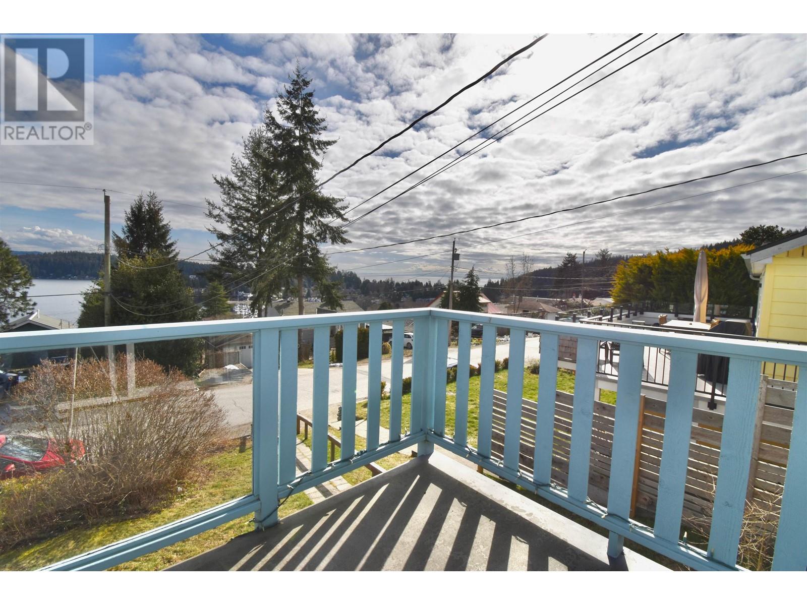 545 Sargent Road, Gibsons, British Columbia  V0N 1V9 - Photo 4 - R2804776