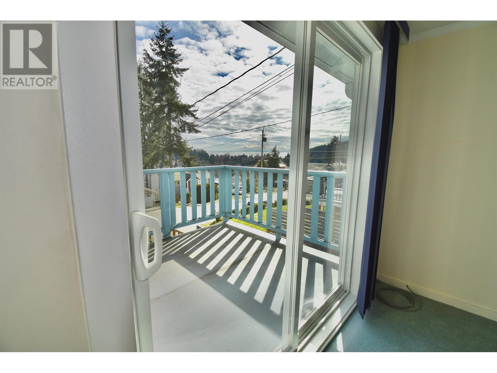 545 Sargent Road, Gibsons, British Columbia  V0N 1V9 - Photo 9 - R2804776