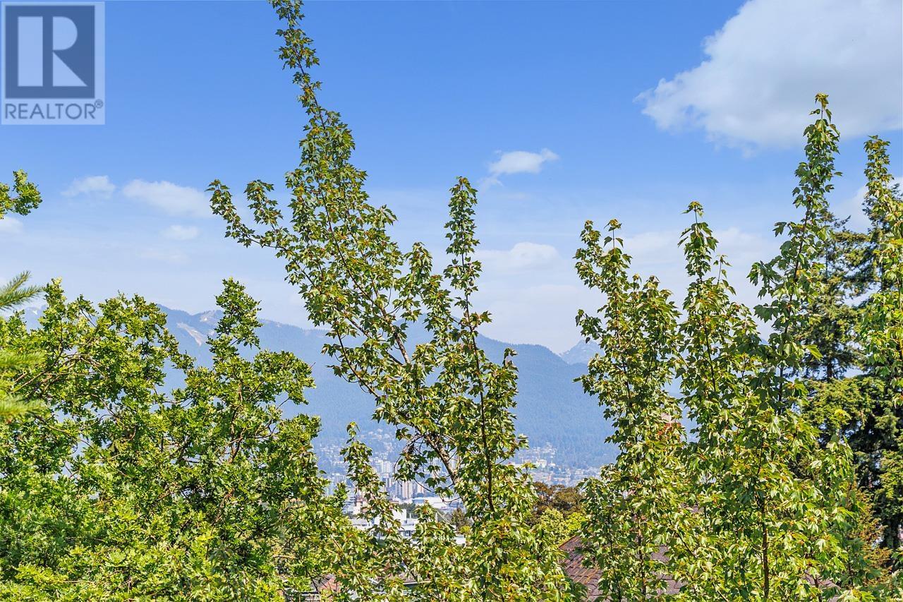 824-826 E 13th Avenue, Vancouver, British Columbia  V5T 2L5 - Photo 5 - R2804813